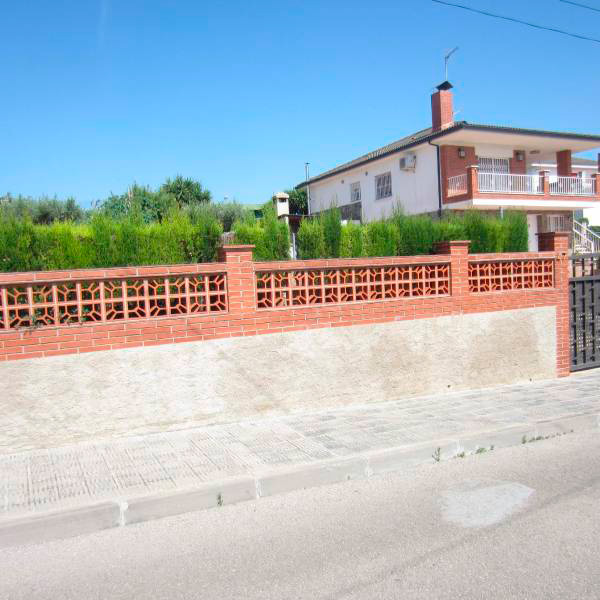 Parcela edificable en urbanización Valldemar